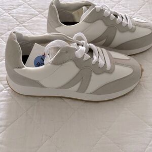 NWT MIA Racer sneaker off-white Women’s size 7.5